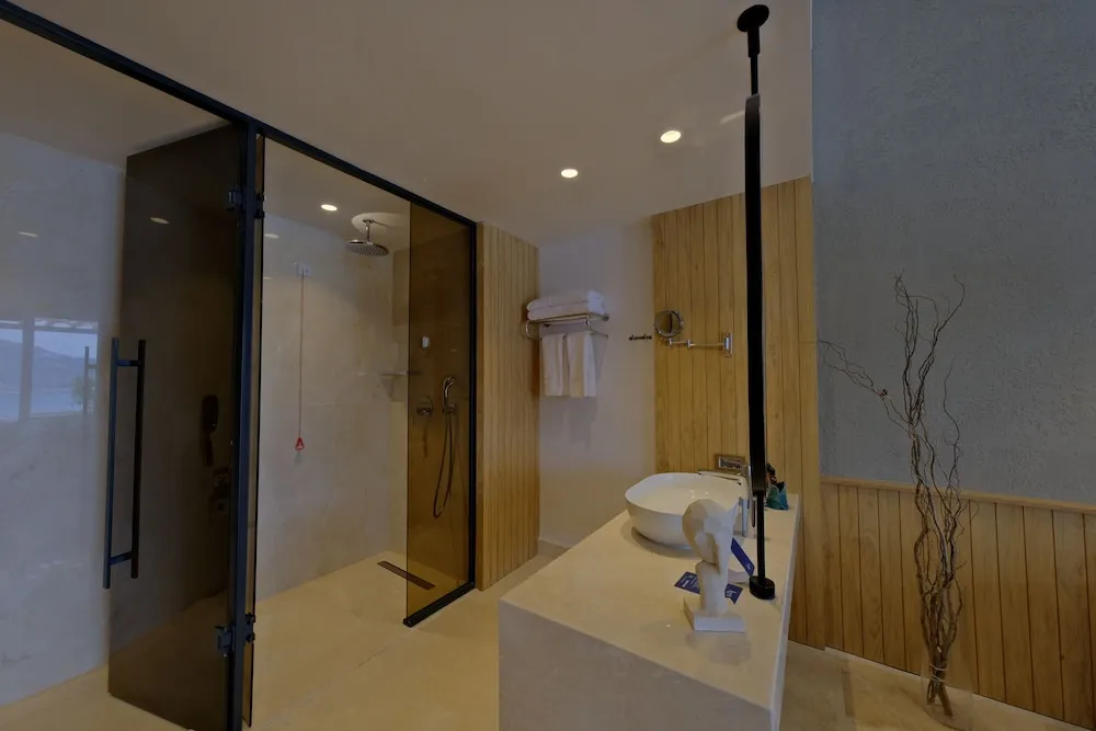 Deluxe Room Sea View with Jacuzzi