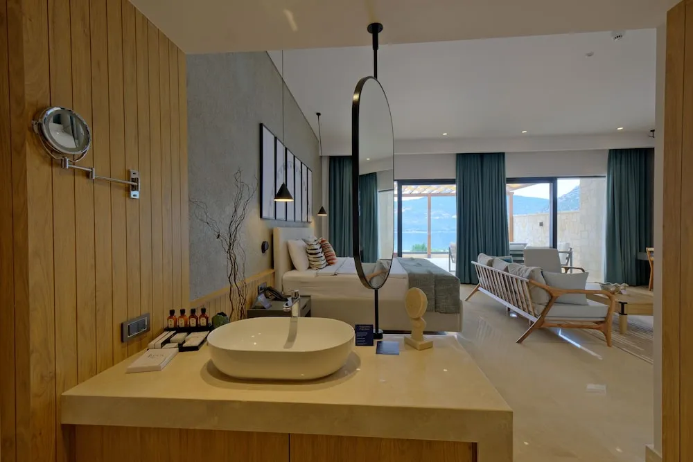 Deluxe Room Sea View with Jacuzzi