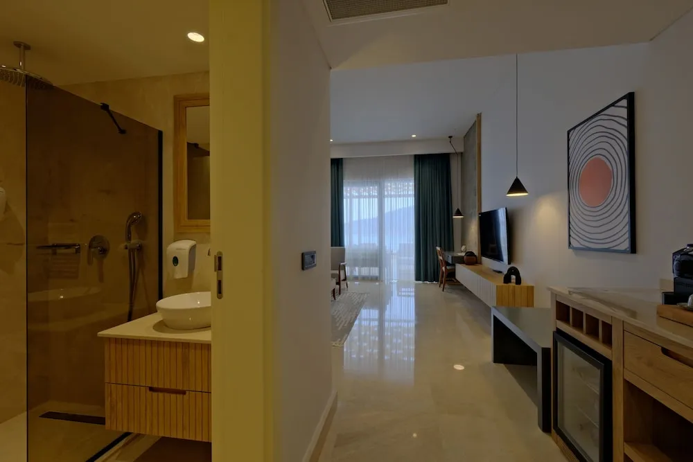 Deluxe Room Sea View with Jacuzzi
