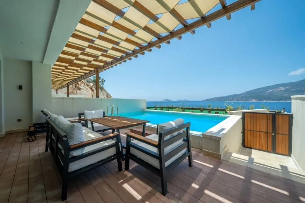Junior Sea View, with Private Pool