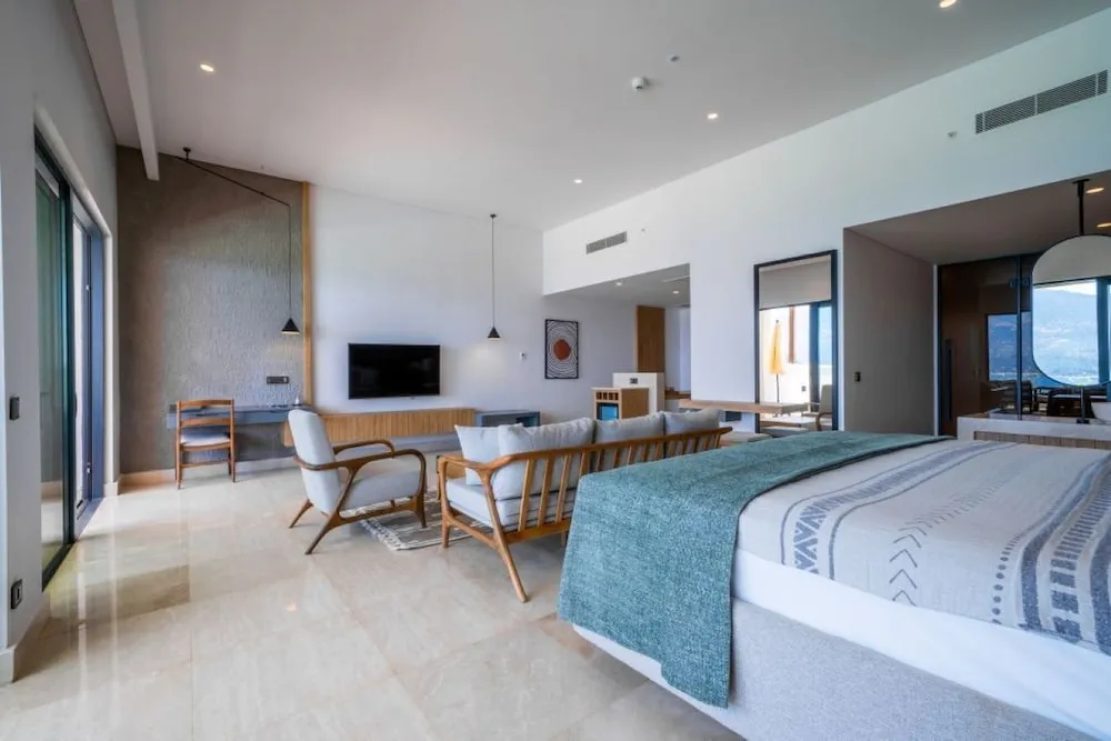 Junior Sea View, with Private Pool