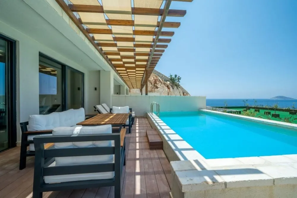 Junior Sea View, with Private Pool