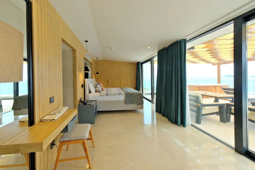 Penthouse Suite Sea View, with Jacuzzi