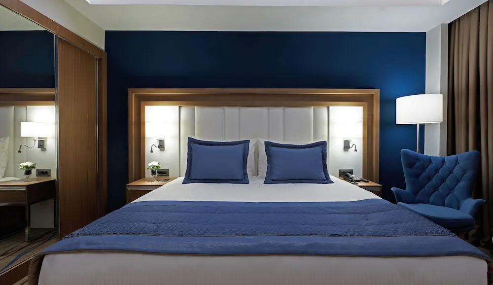 Grand Double Room, City View