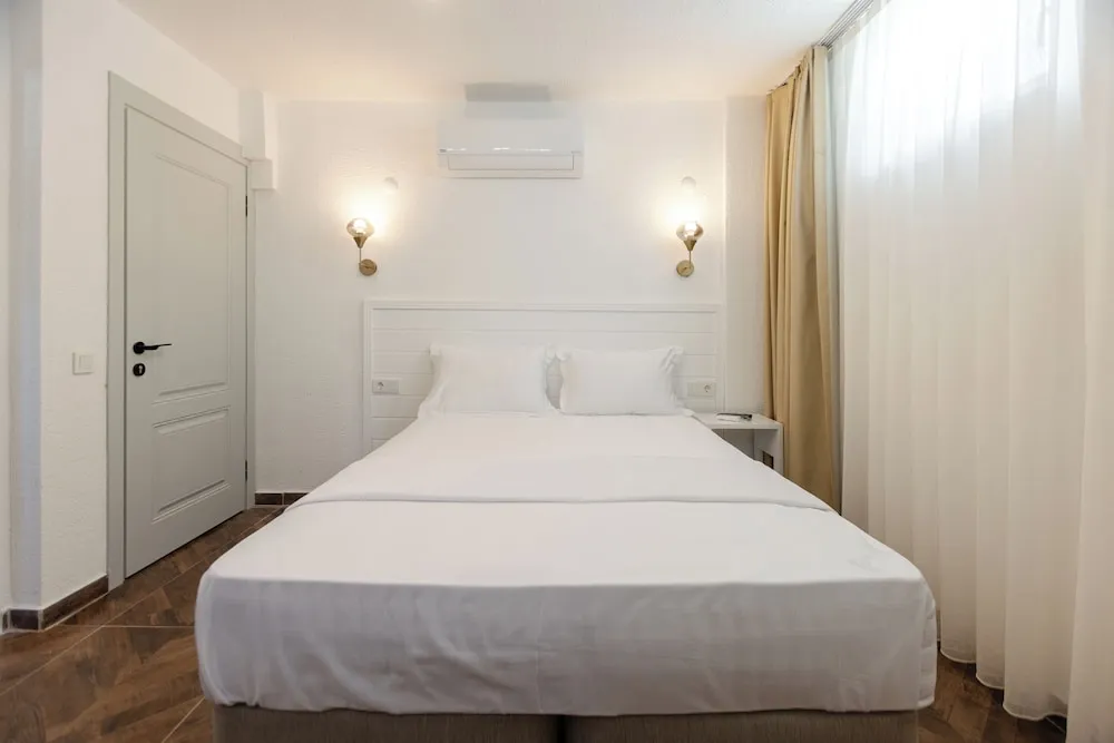 Economy Oda, Bodrum Kat