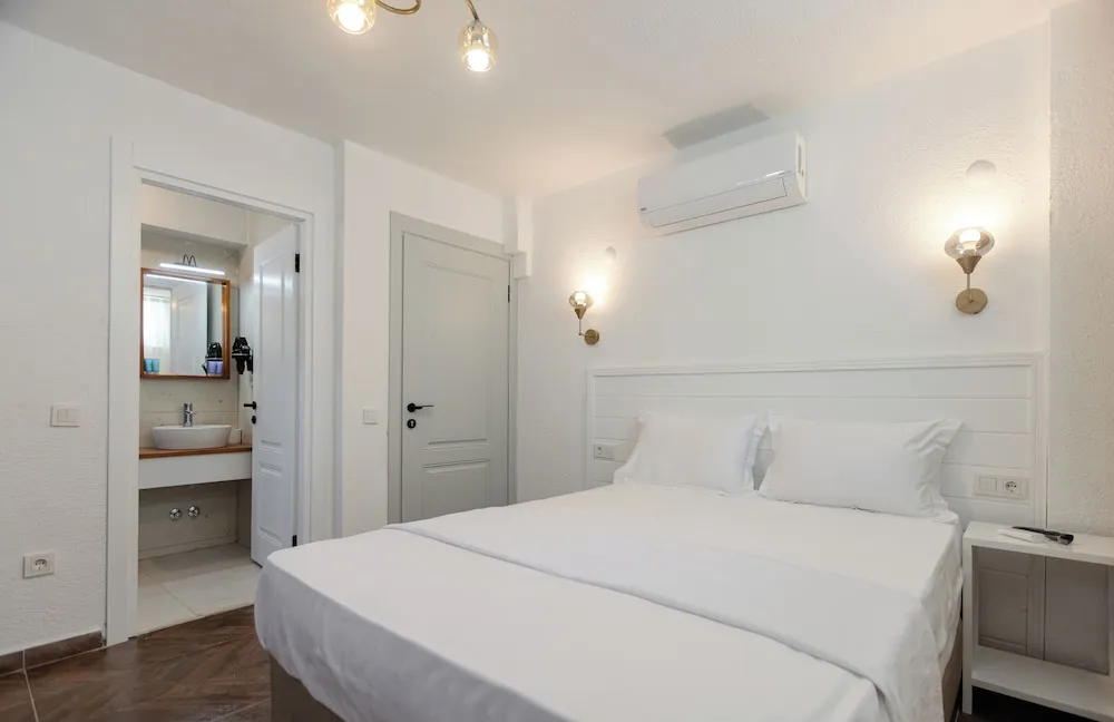 Economy Oda, Bodrum Kat