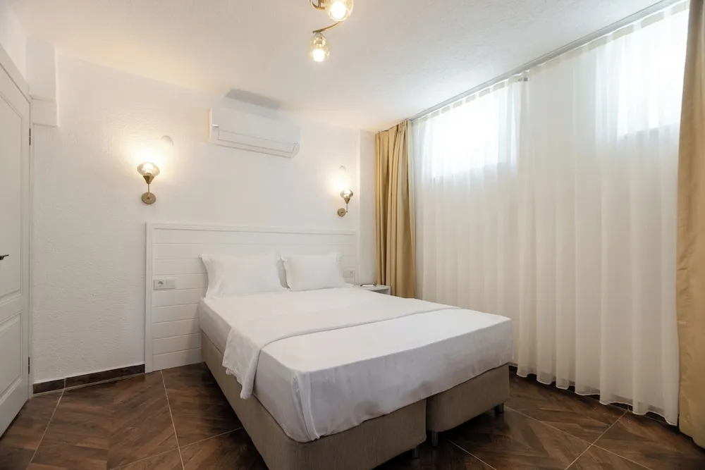 Economy Oda, Bodrum Kat