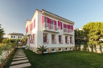 Karaüzüm Butik Otel Bozcaada
