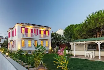 Karaüzüm Butik Otel Bozcaada