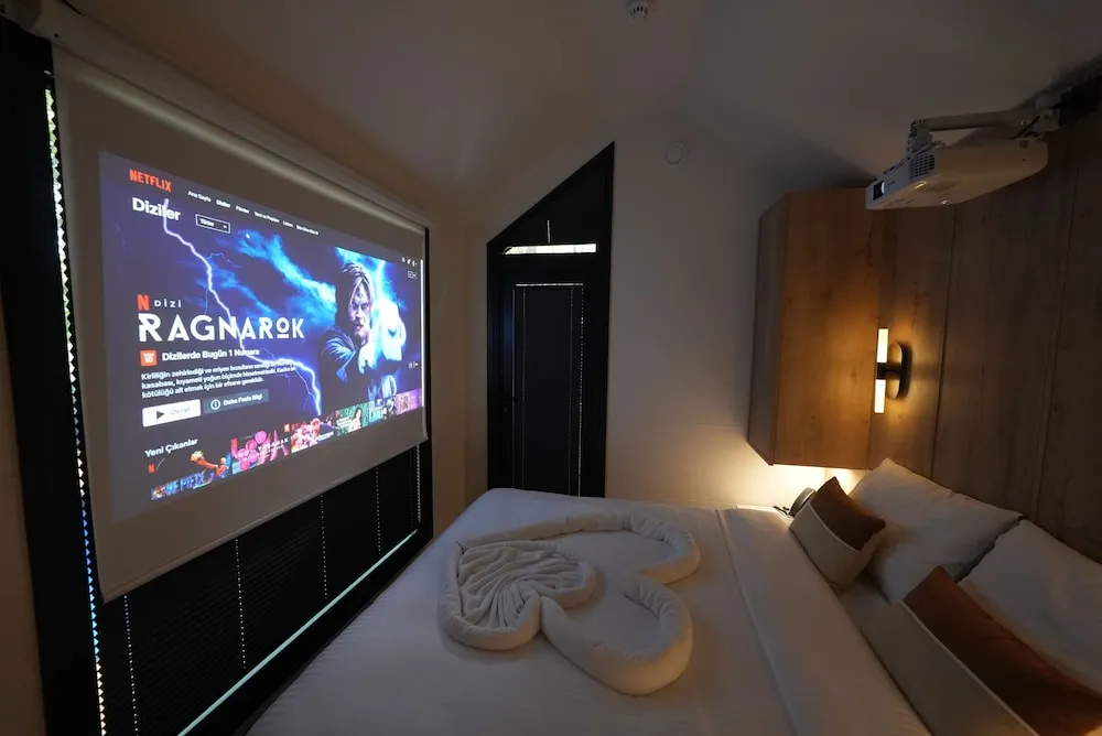 Exclusive Karavan, Göl Manzaralı