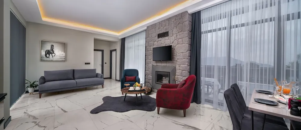 Deluxe Süit, 2 Yatak Odası, Havuz Kullanımı, Dağ Manzaralı