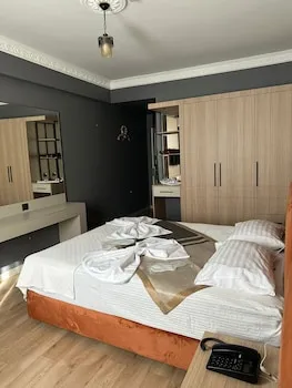 Metros Hotel