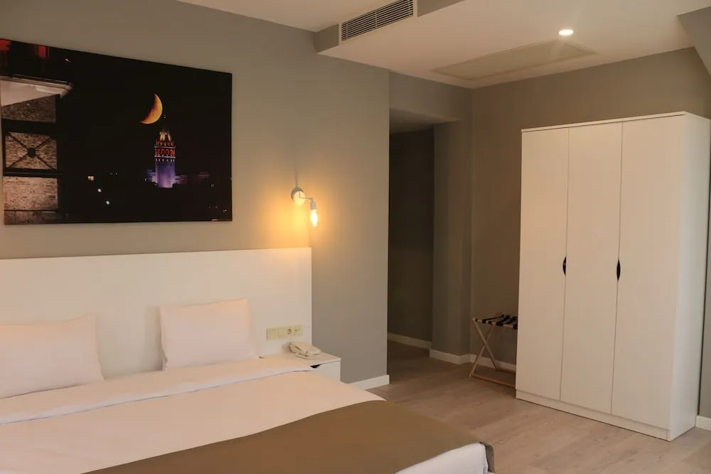 Deluxe Tek Büyük Yataklı Oda