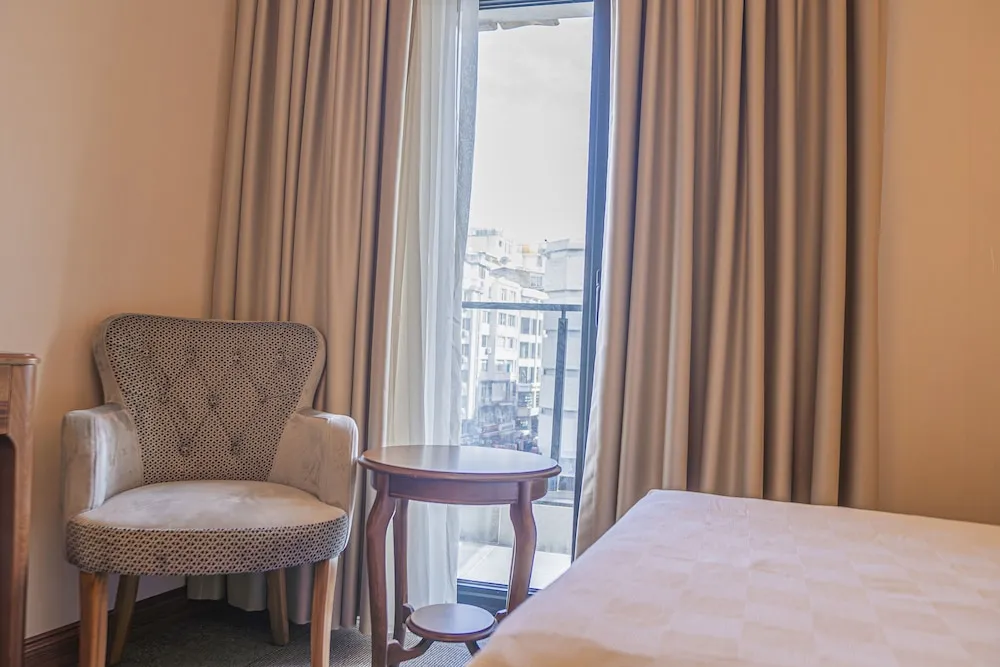 Queen Room With Balcony