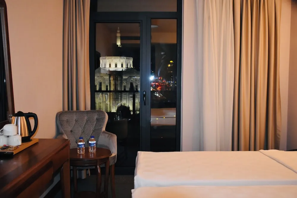 Queen Room With Balcony