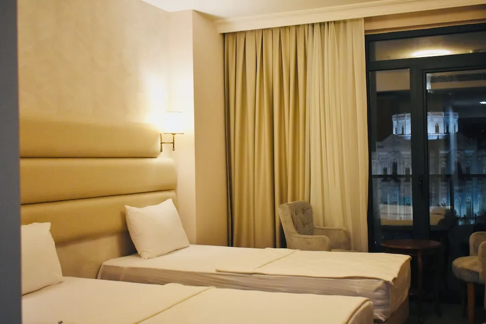 Queen Room With Balcony