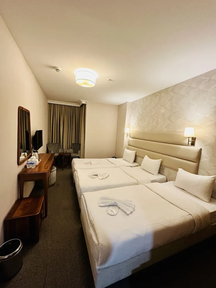 Deluxe Üç Kişilik Oda