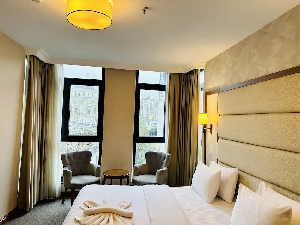 Superior Queen Room