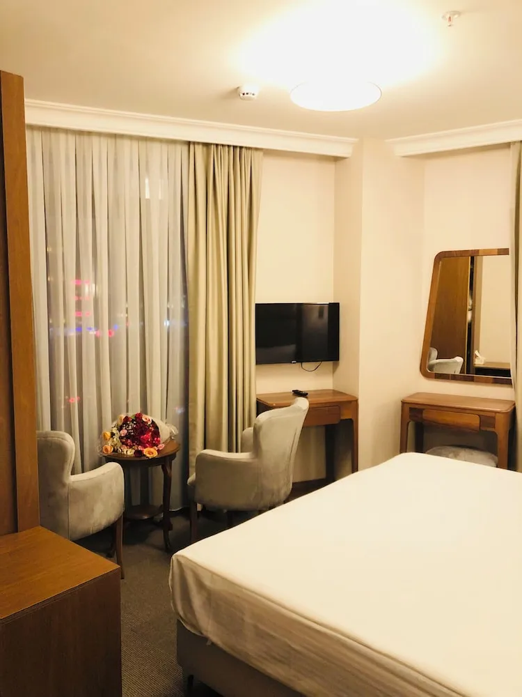 Deluxe King Room With Balcony