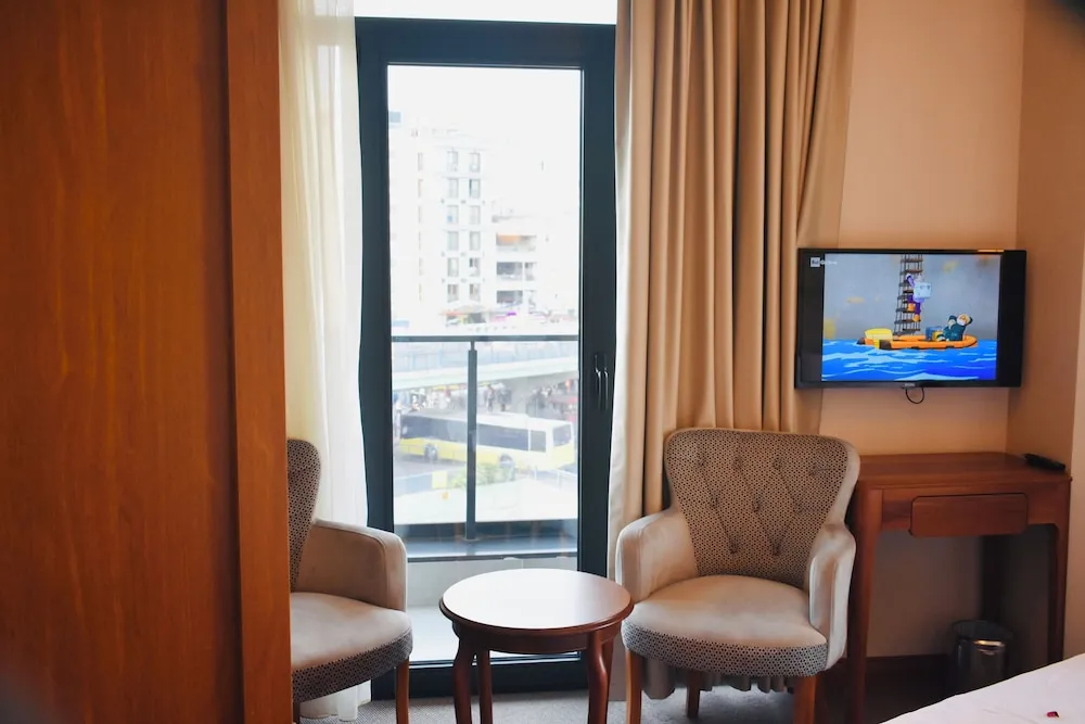 Deluxe King Room With Balcony