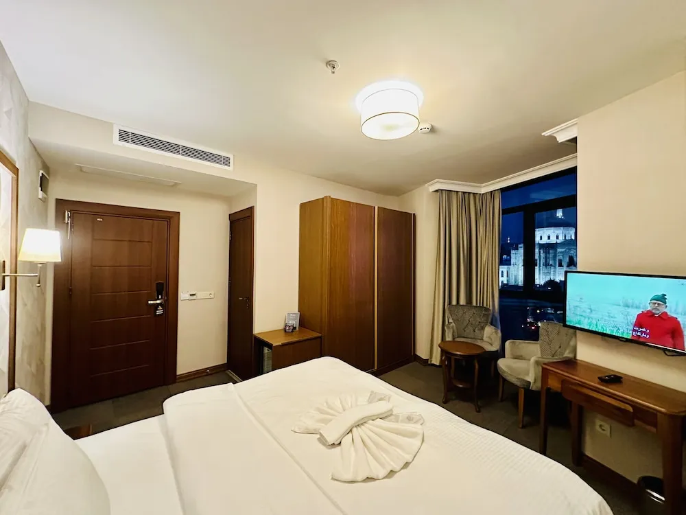 Deluxe King Room With Balcony