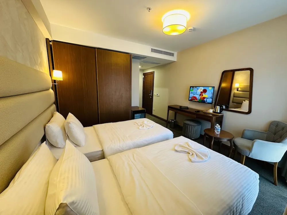 Standard Double or Twin Room with Balcon
