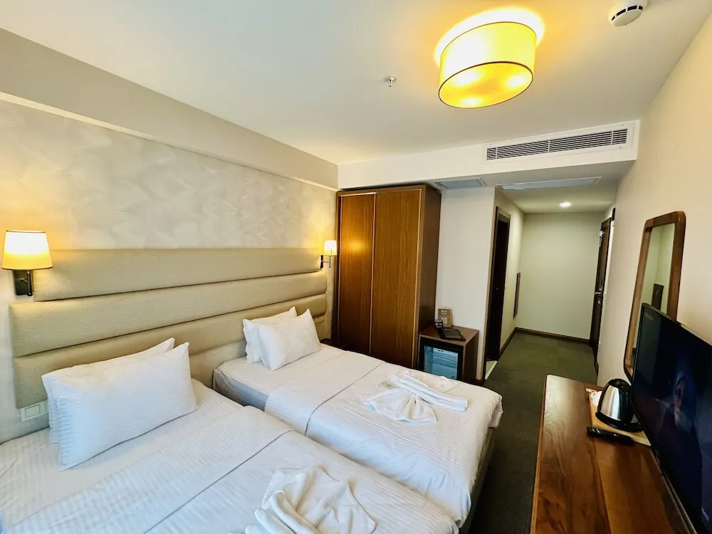 Standard Double or Twin Room with Balcon