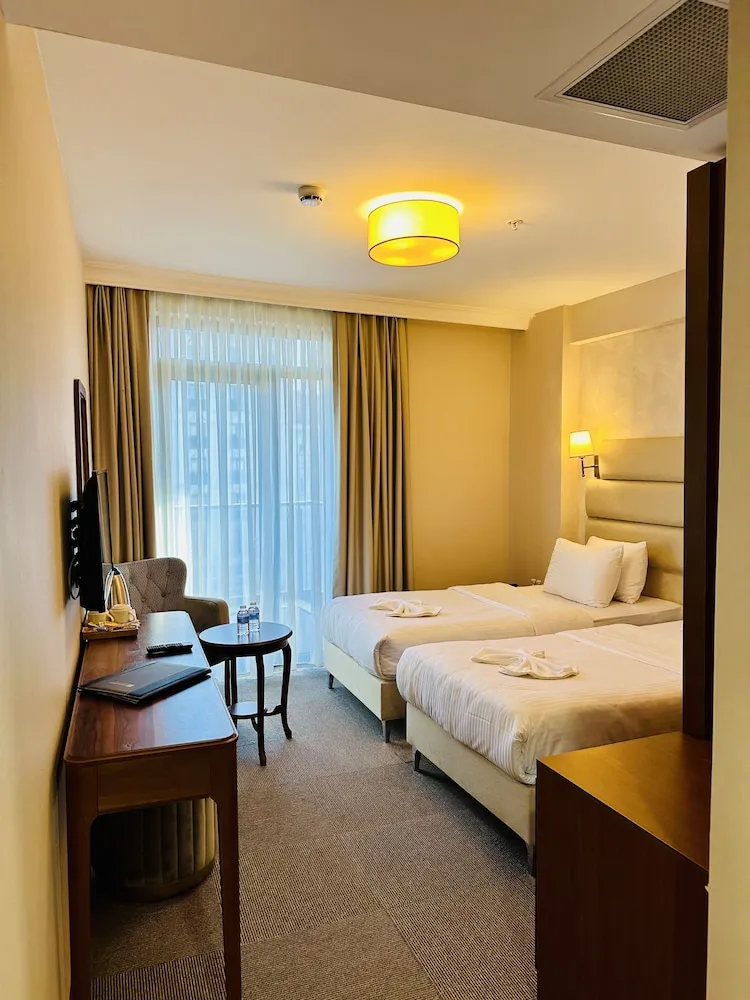 Standard Double or Twin Room with Balcon