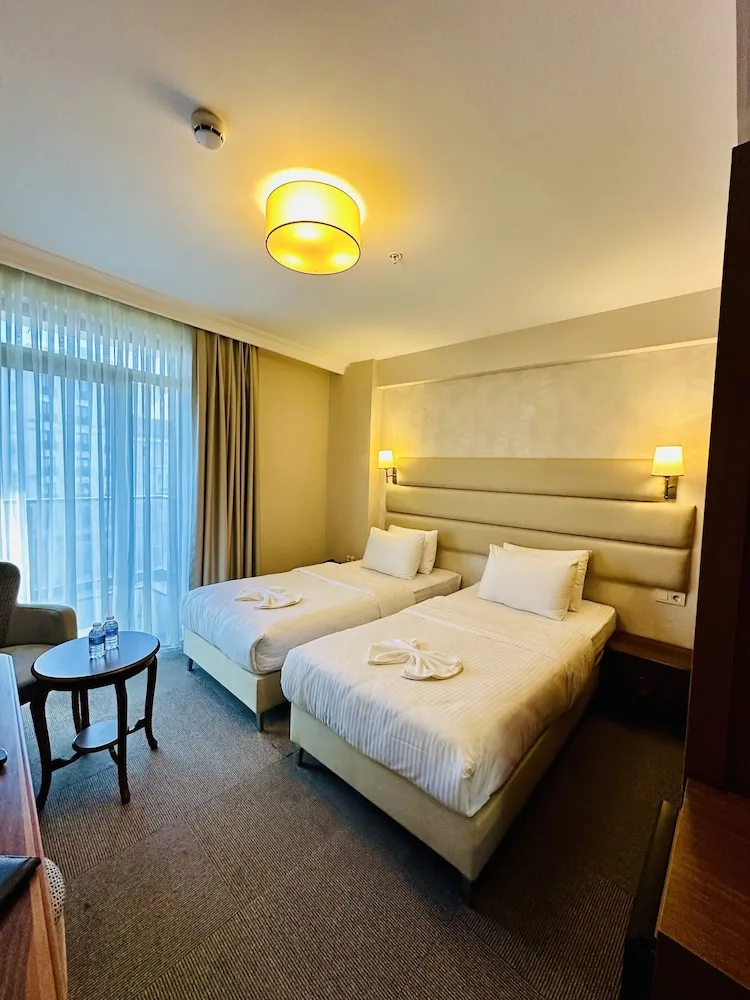 Standard Double or Twin Room with Balcon