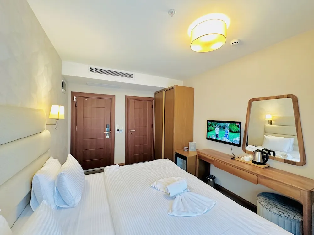 Standard Double or Twin Room with Balcon