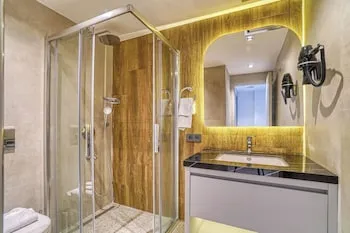 Ayayorgi Homes & Suites