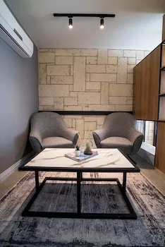 Ayayorgi Homes & Suites