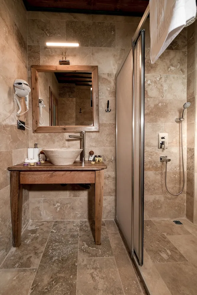 Luxury Tek Büyük Yataklı Oda, 1 En Büyük (King) Boy Yatak, Sigara İçilmez, Dağ Manzaralı