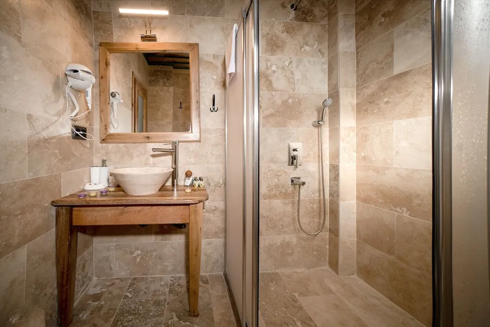 Luxury Tek Büyük Yataklı Oda, 1 En Büyük (King) Boy Yatak, Sigara İçilmez, Dağ Manzaralı