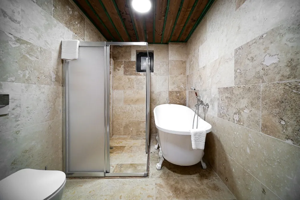 Deluxe Tek Büyük Yataklı Oda, 1 En Büyük (King) Boy Yatak, Küvet, Bahçeli