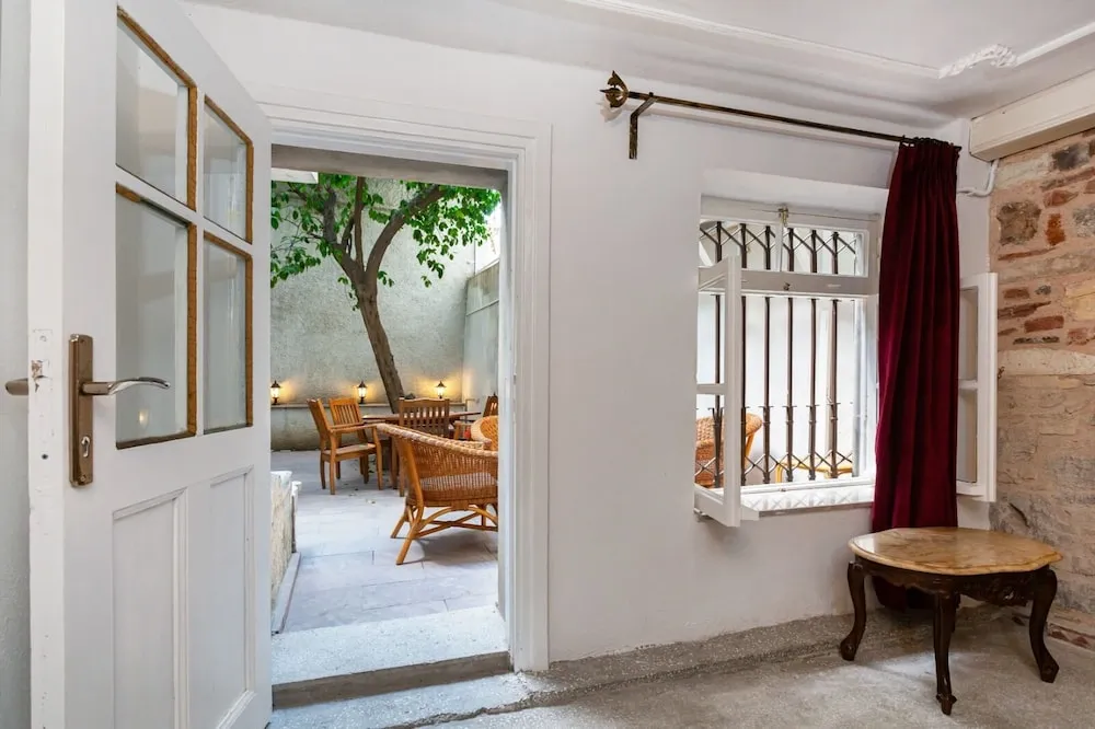 Lemon Tree Mansion 1