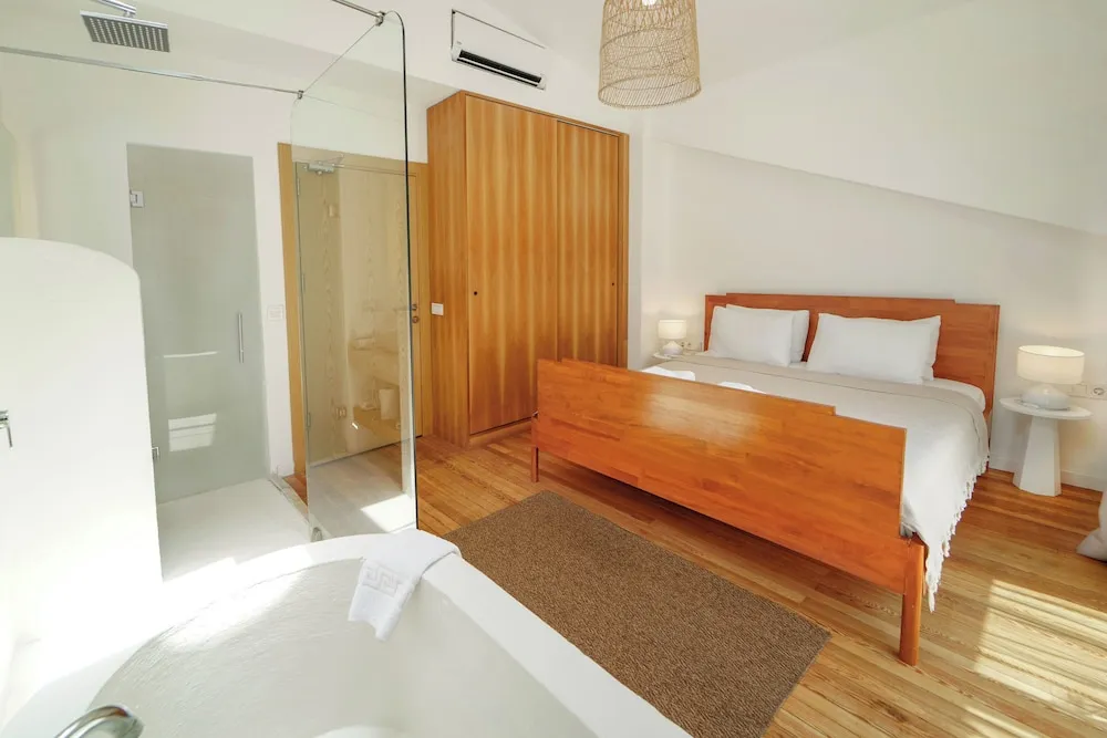 Luxury Tek Büyük Yataklı Oda, 1 Yatak Odası, Küvet, Dağ Manzaralı