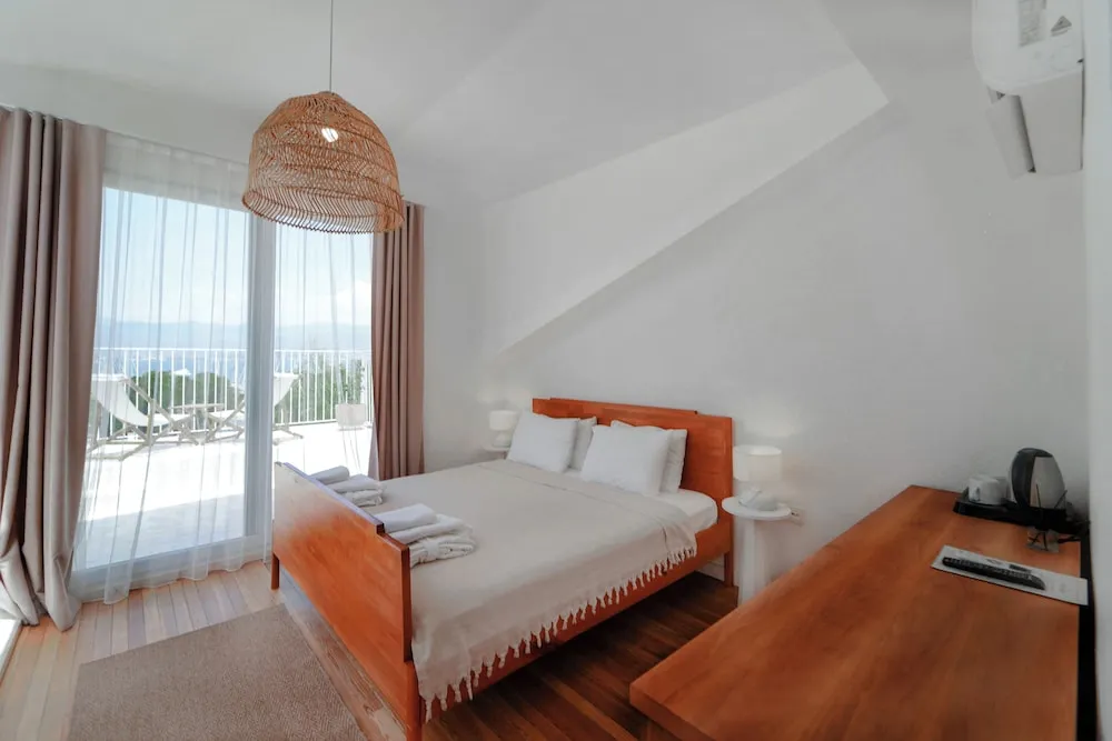 Luxury Tek Büyük Yataklı Oda, 1 Yatak Odası, Küvet, Deniz Manzaralı