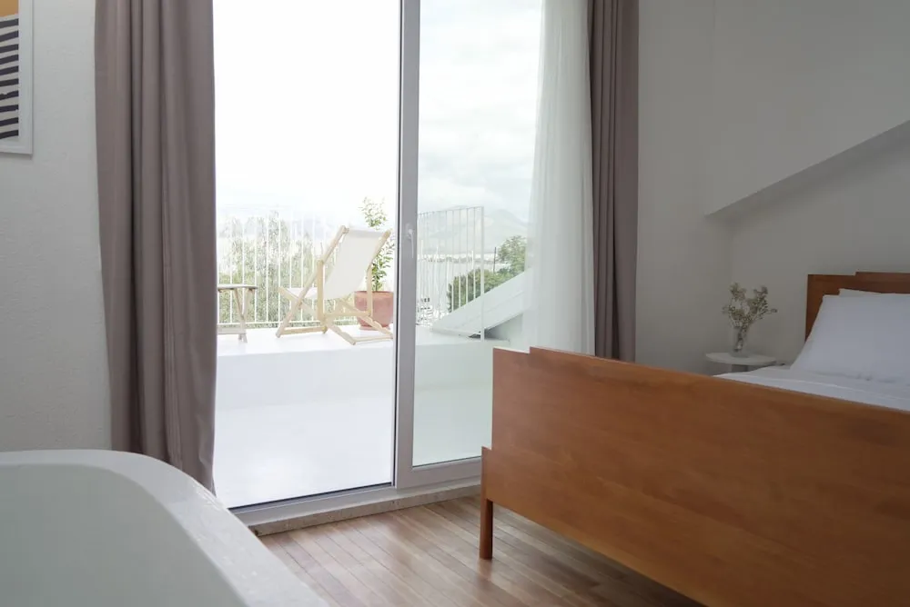 Luxury Tek Büyük Yataklı Oda, 1 Yatak Odası, Küvet, Deniz Manzaralı