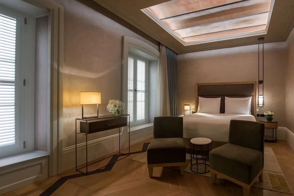 Corner Suite