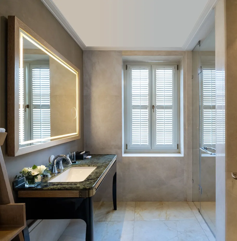 City Signature Twin Room