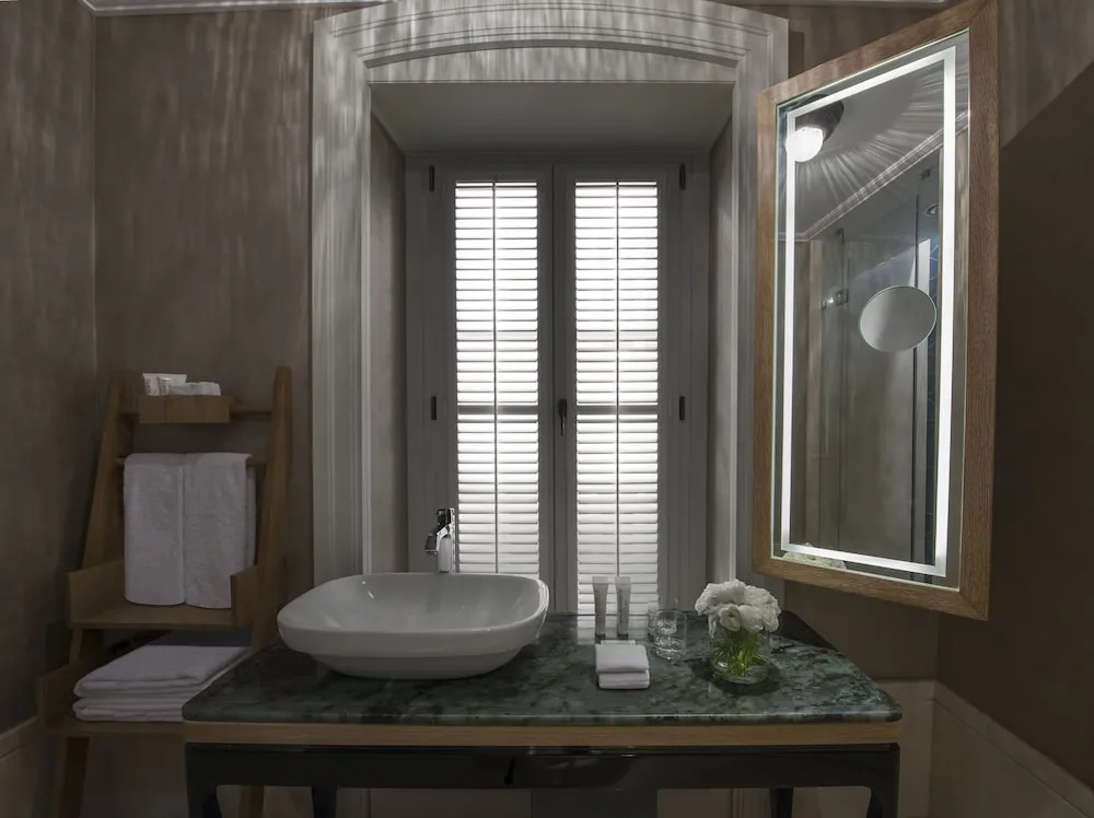 City Signature Twin Room