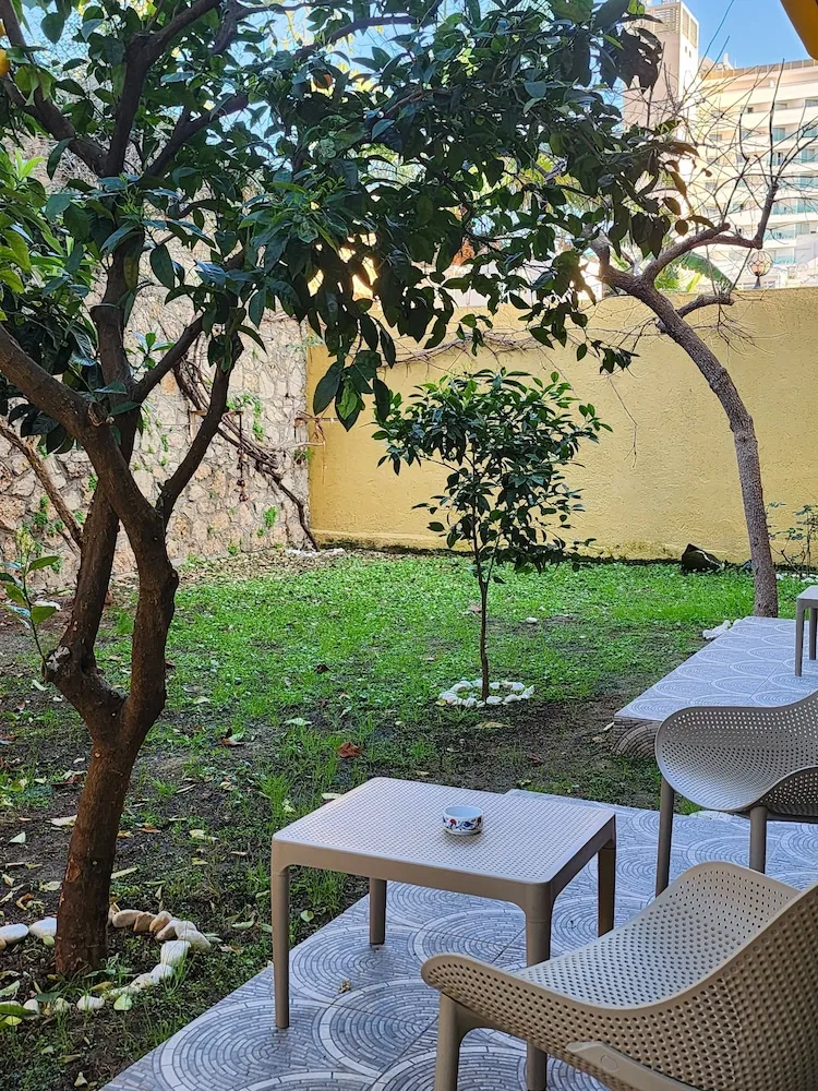 Deluxe Tek Büyük Yataklı Oda, Teras, Bahçe Manzaralı