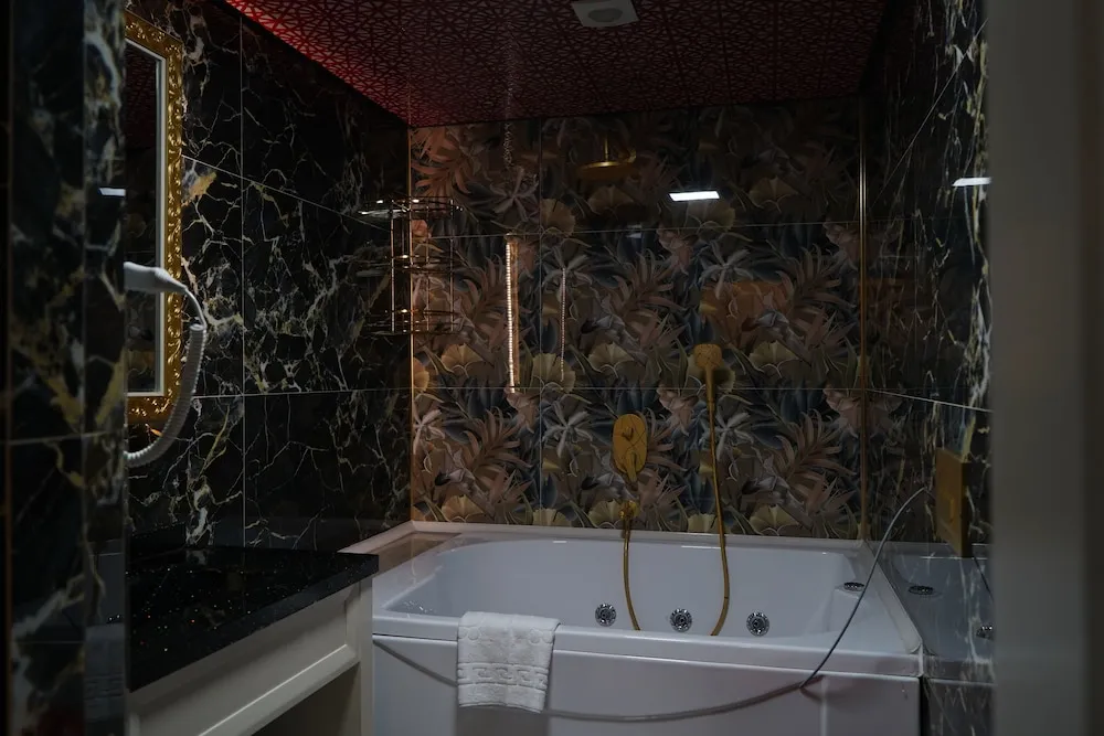 Deluxe Triple Oda Jakuzili