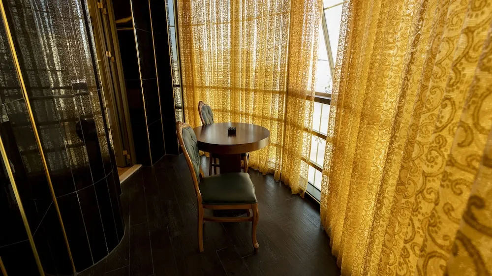 Deluxe Tek Buyuk Yatakli