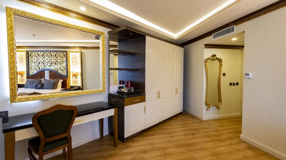 Deluxe Tek Buyuk Yatakli Jakuzili