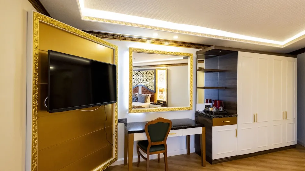 Deluxe Tek Buyuk Yatakli Jakuzili