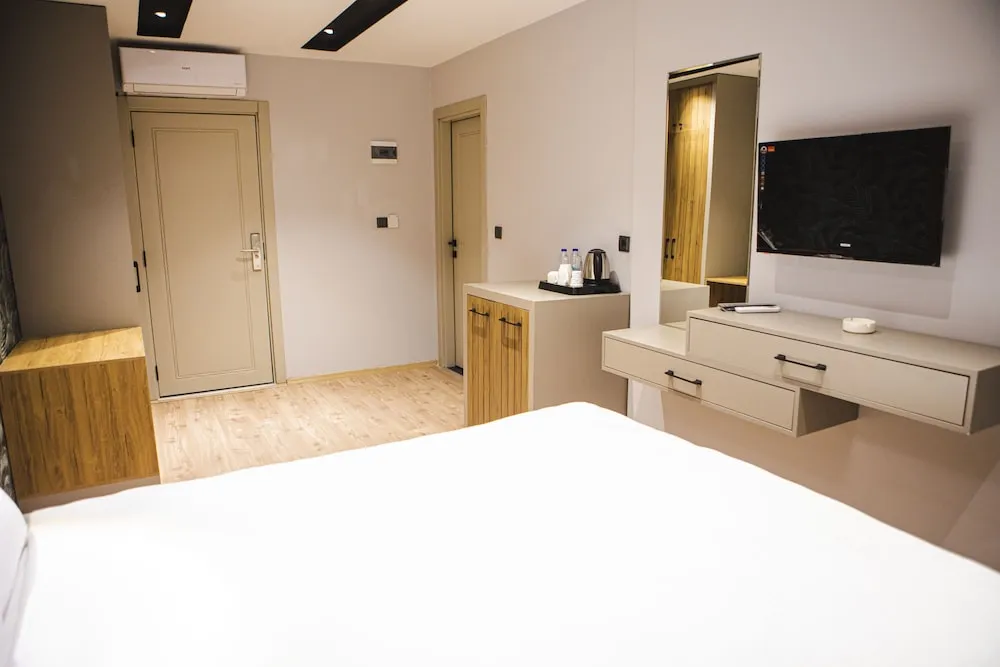 Comfort Tek Büyük Yataklı Oda
