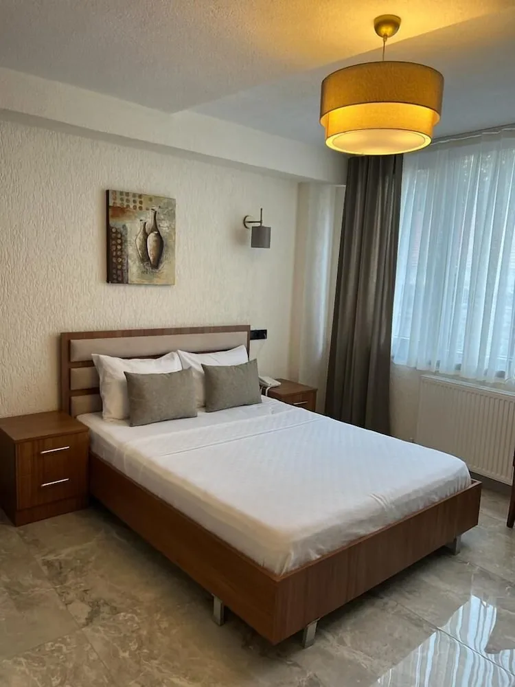 Standard Tek Büyük Yataklı Oda
