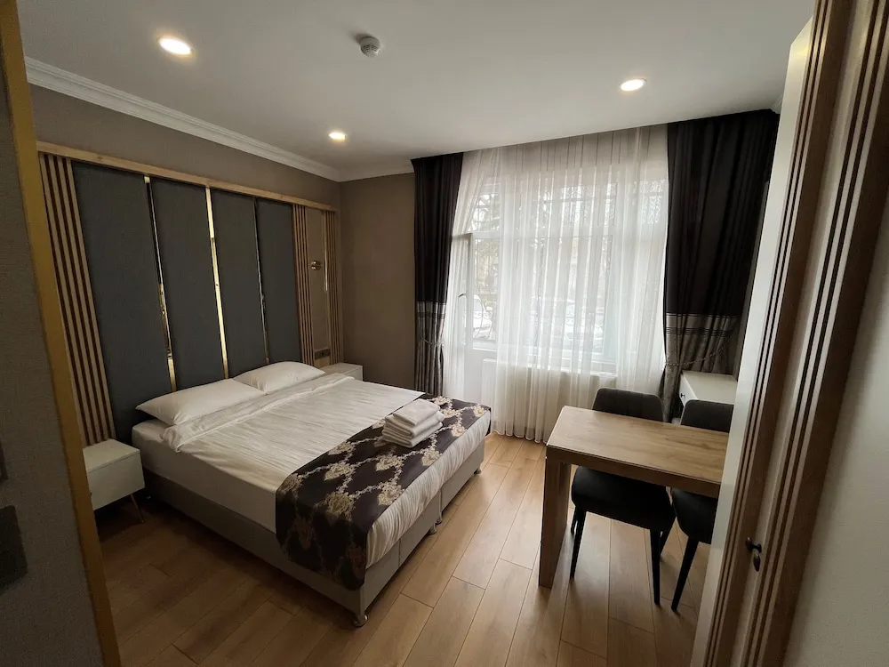 Standard Tek Büyük Yataklı Oda, 1 Çift Kişilik Yatak, Sigara İçilmez, Şehir Manzaralı